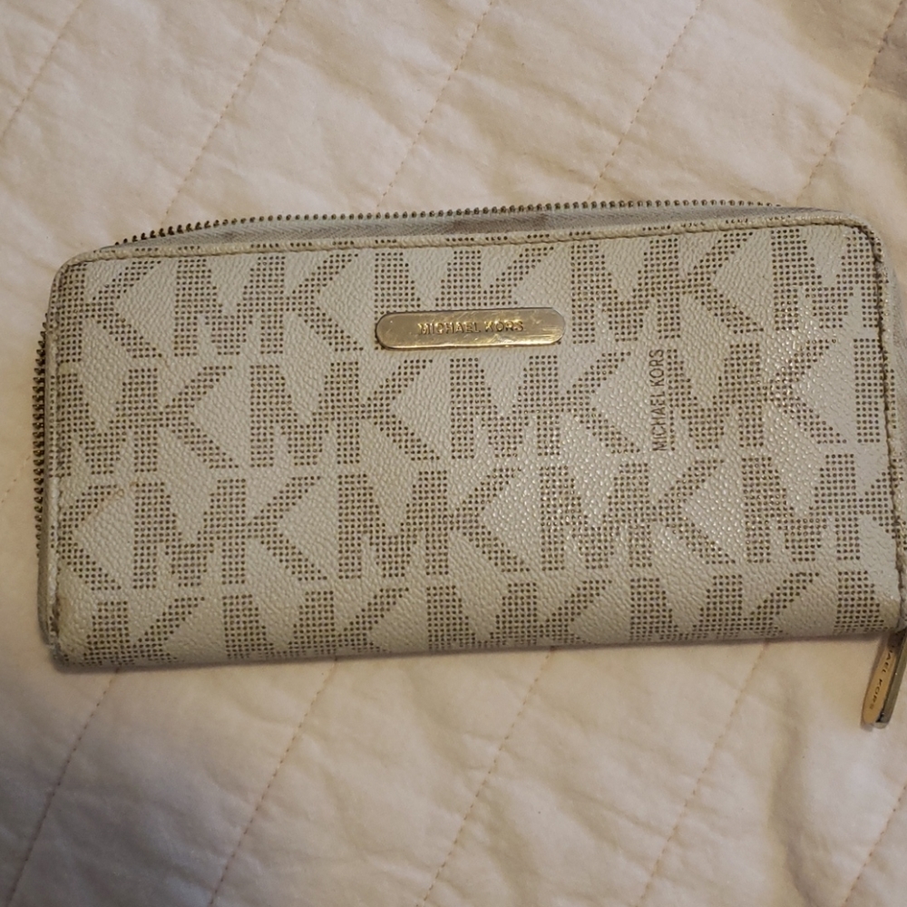 Michael kors wallet